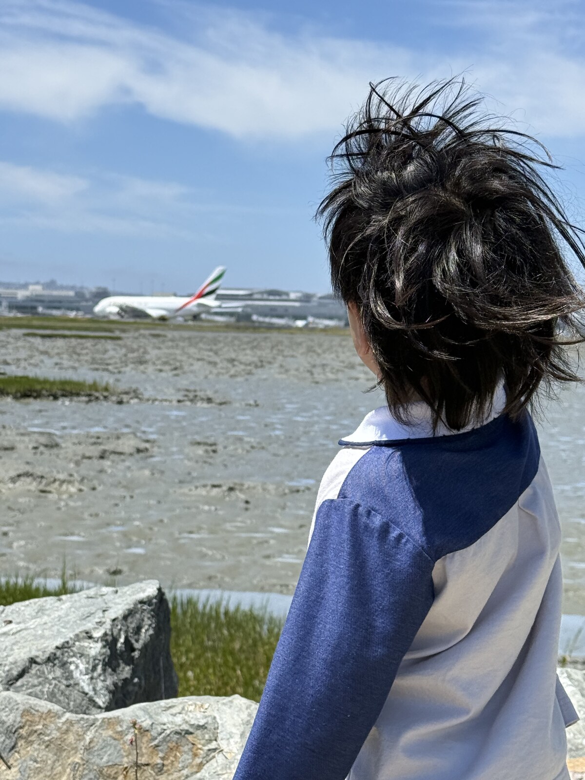 Watching airplanes take off and land near San Francisco airport